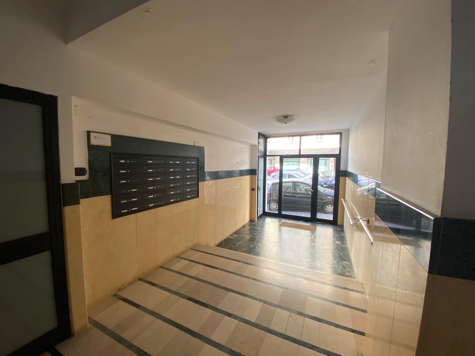 176 Via Mameli, Cagliari, Sardegna, 7 Stanze da Letto Stanze da Letto, 4 Stanze Stanze,1 BagnoBathrooms,Office,Commerciale vendita,Via Mameli,1,1004