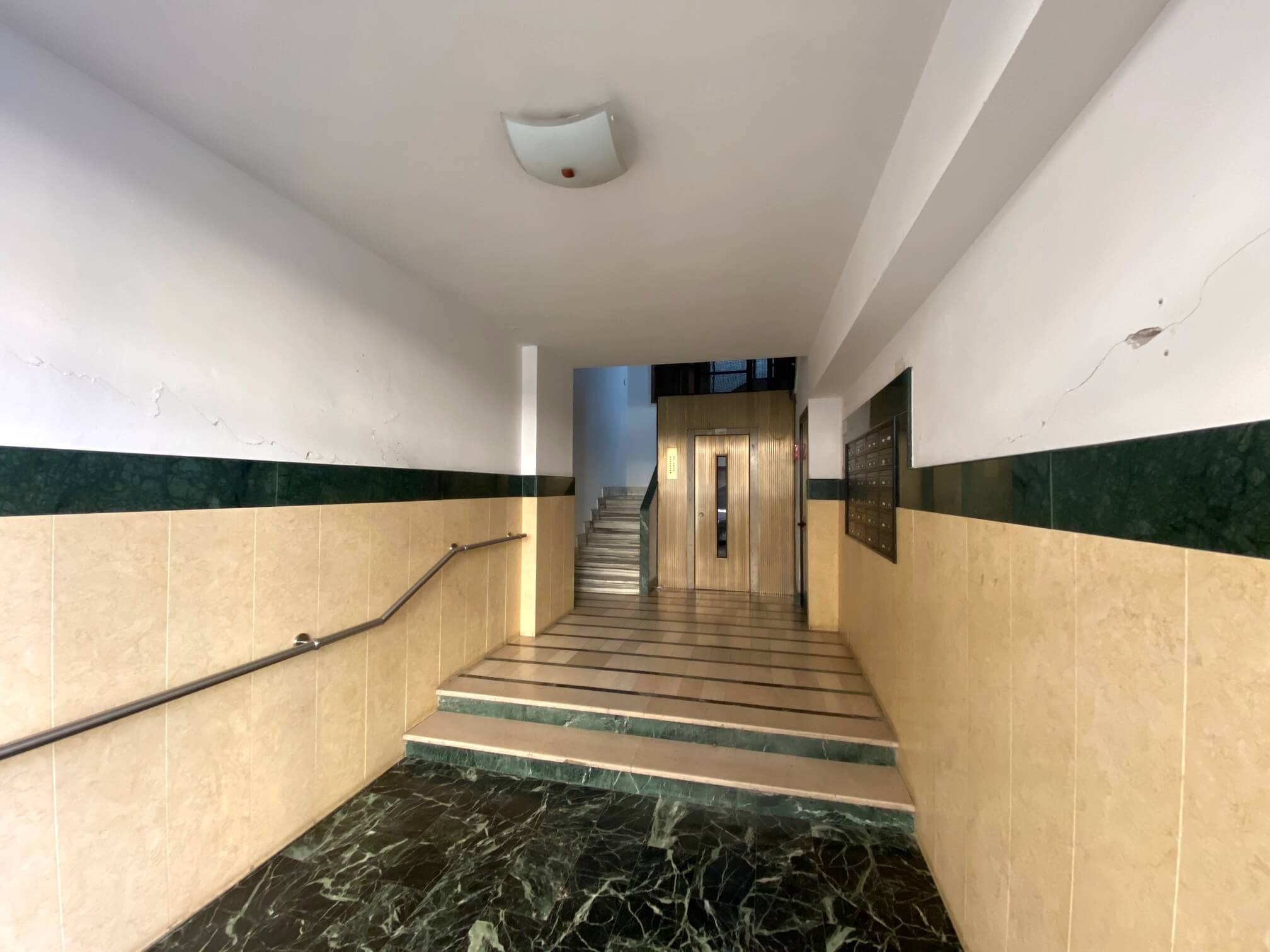 176 Via Mameli, Cagliari, Sardegna, 7 Stanze da Letto Stanze da Letto, 4 Stanze Stanze,1 BagnoBathrooms,Office,Commerciale vendita,Via Mameli,1,1004