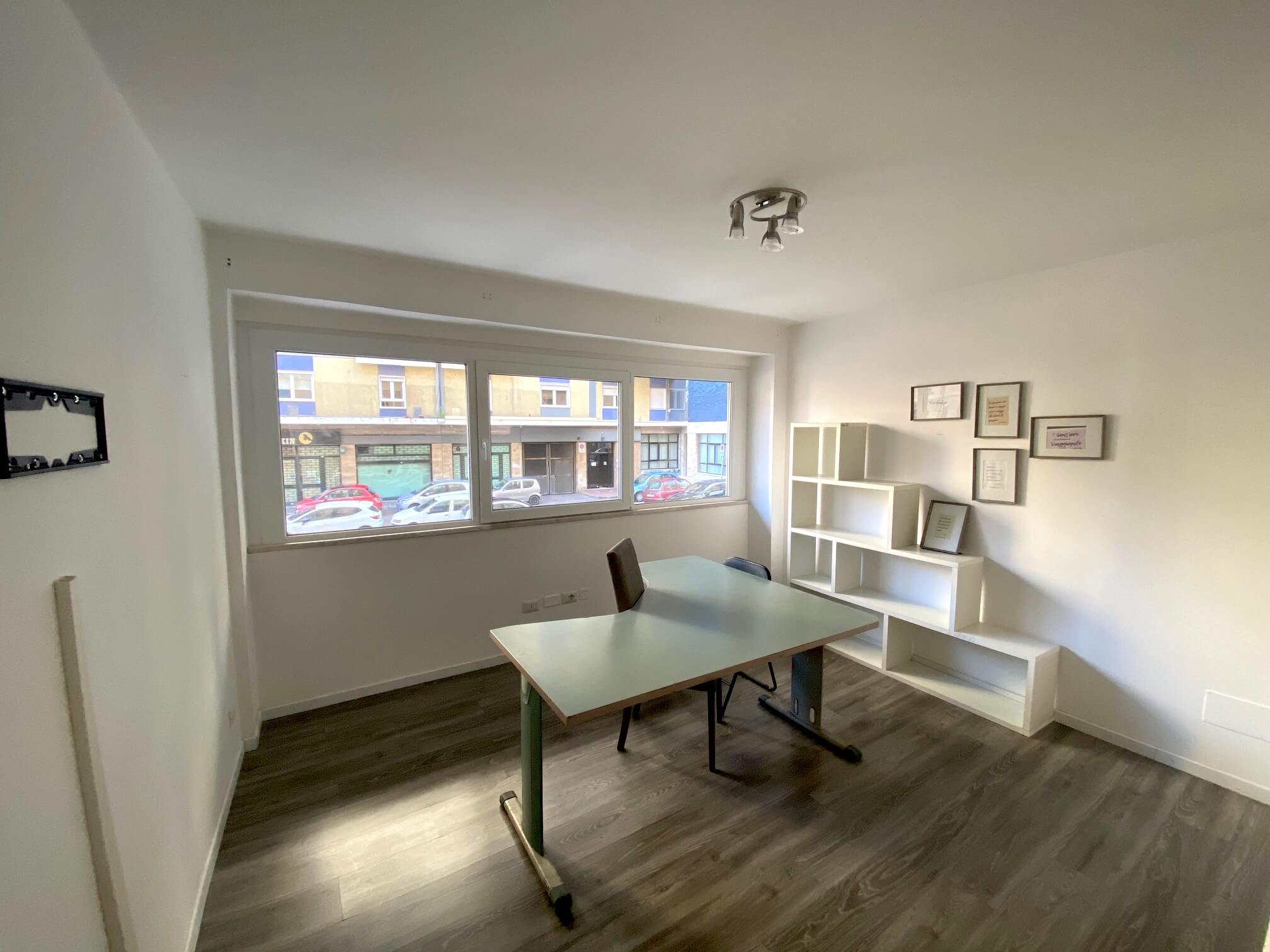 176 Via Mameli, Cagliari, Sardegna, 7 Stanze da Letto Stanze da Letto, 4 Stanze Stanze,1 BagnoBathrooms,Office,Commerciale vendita,Via Mameli,1,1004